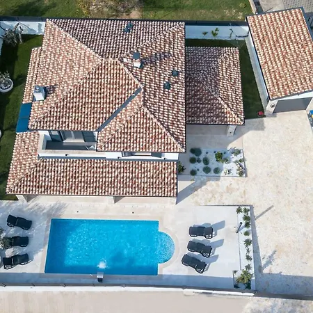 Villa Kata Póla
